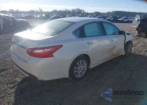 2017 Nissan Altima 2.5 S z USA, uszkodzony, nr VIN 1N4AL3AP6HC152650